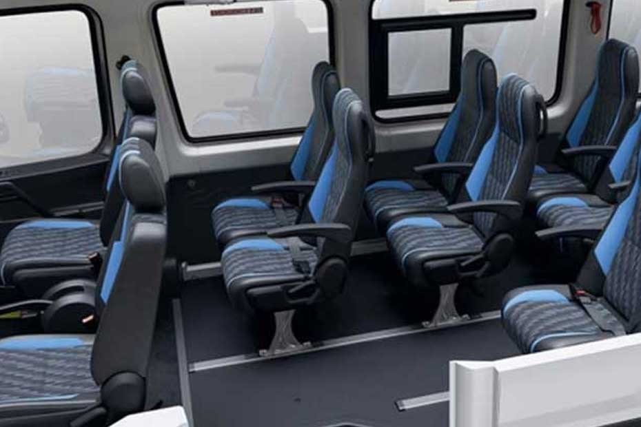 Force Traveller 13 Seater — photo 2