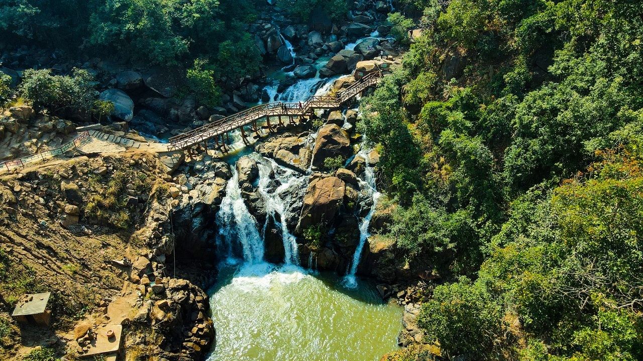 Lodh Falls (Budha Ghagh) — Jharkhand's highest waterfall at 143 metres, Latehar district