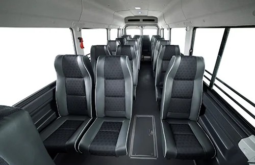 Traveller 17 Seater — photo 2