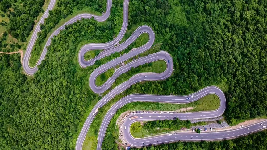 Patratu Valley — scenic ghat road with aerial views of Patratu Reservoir, Ramgarh district, Jharkhand
