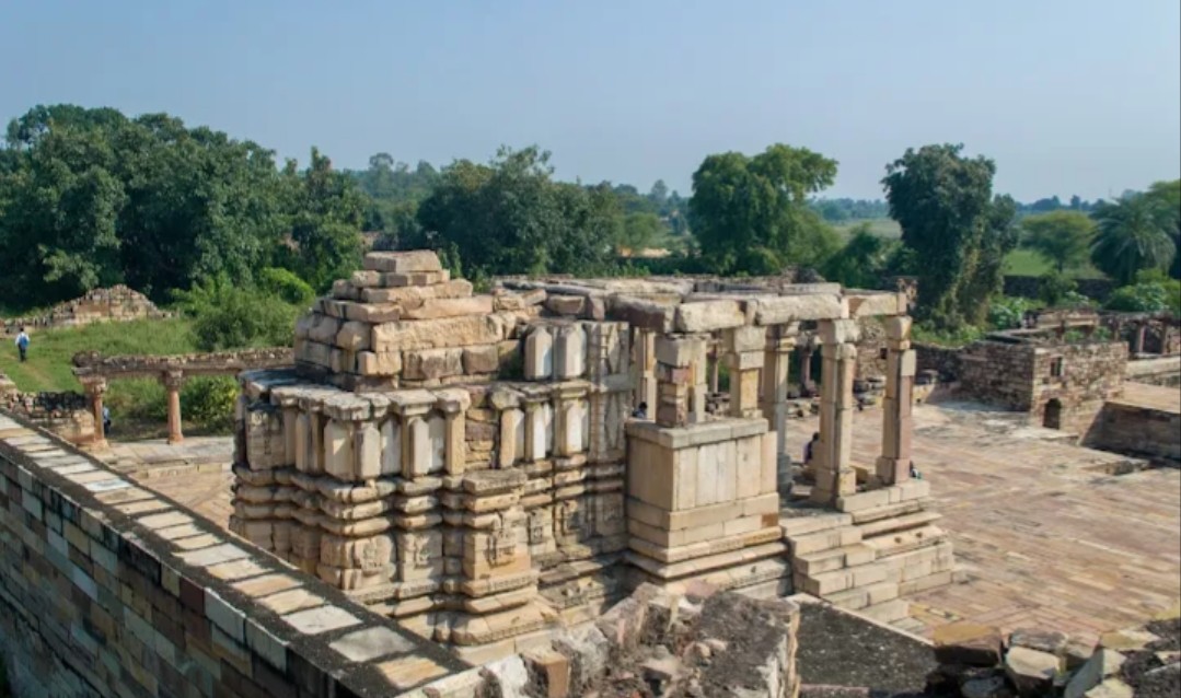 Garhwa Fort Ruins — medieval sandstone fort walls above Son River valley, Garhwa district, Jharkhand