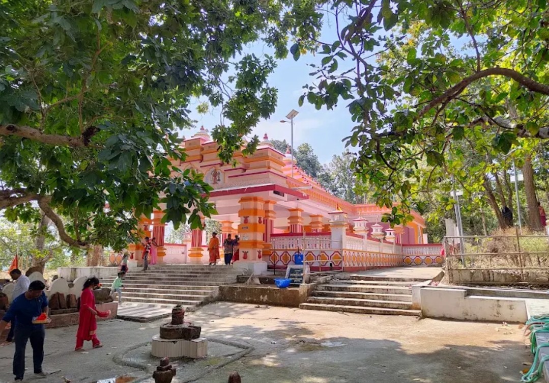 Tanginath Temple — forest Shiva shrine with carved boulder panels, Gumla district, Jharkhand