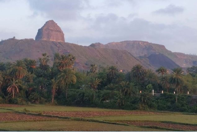 Rajmahal Hills — Jurassic basalt outcrops with fossil plant beds on the Ganga bank, Sahibganj, Jharkhand
